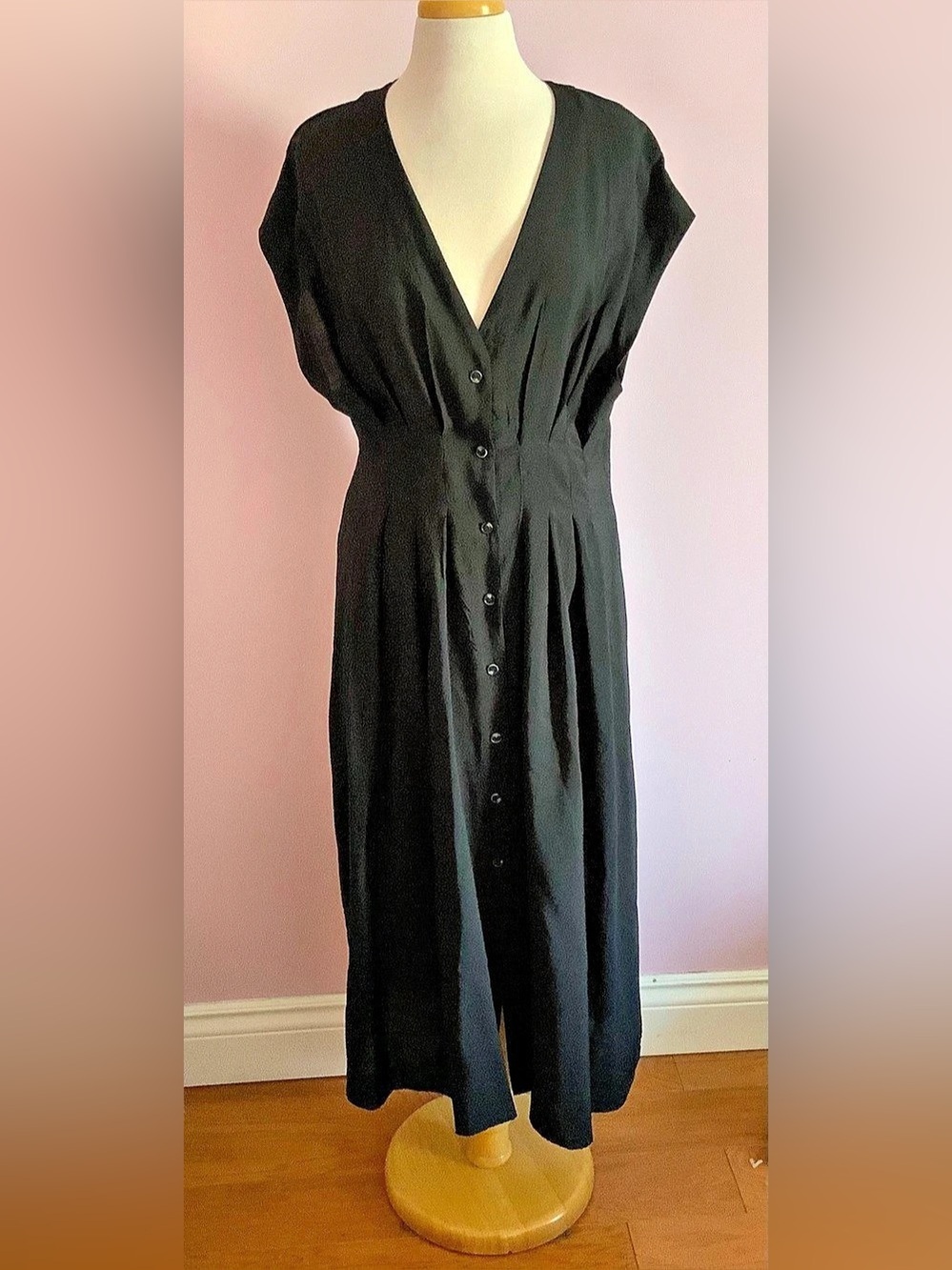 H&Medium Black Button-Front Maxi Dress Size Medium